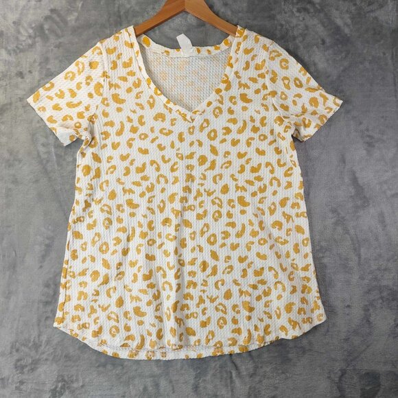 Bibi Womens M‎ White With Yellow Cheetah Print Short Sleeve V-neck Soft Girl Top - Picture 1 of 7